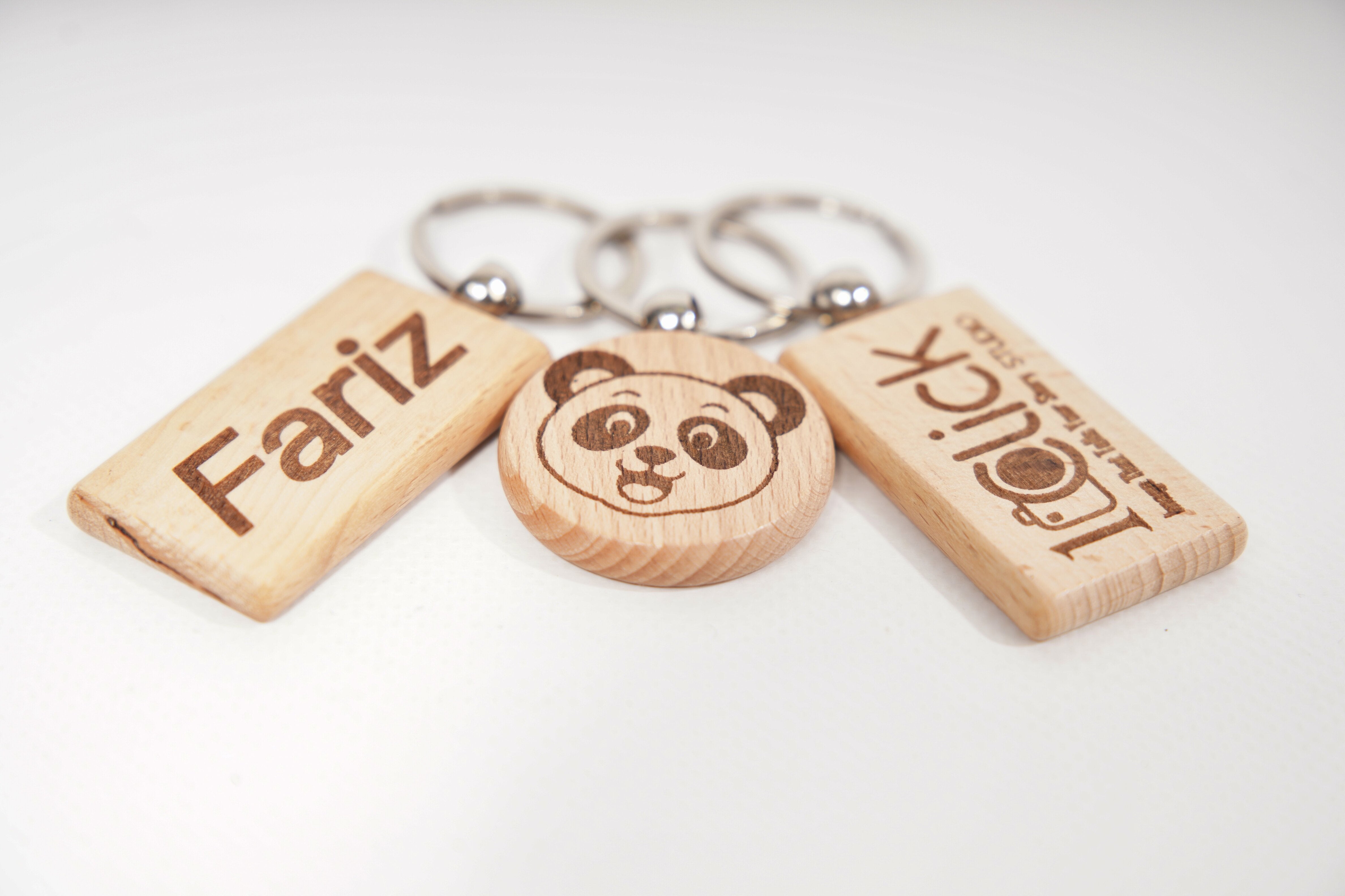 Personalized Wooden Keychain - Custom Engraved Name, Photo or Logo - Round & Rectangle Keyring for House Keys, Pet Memorial or Corporate Gift