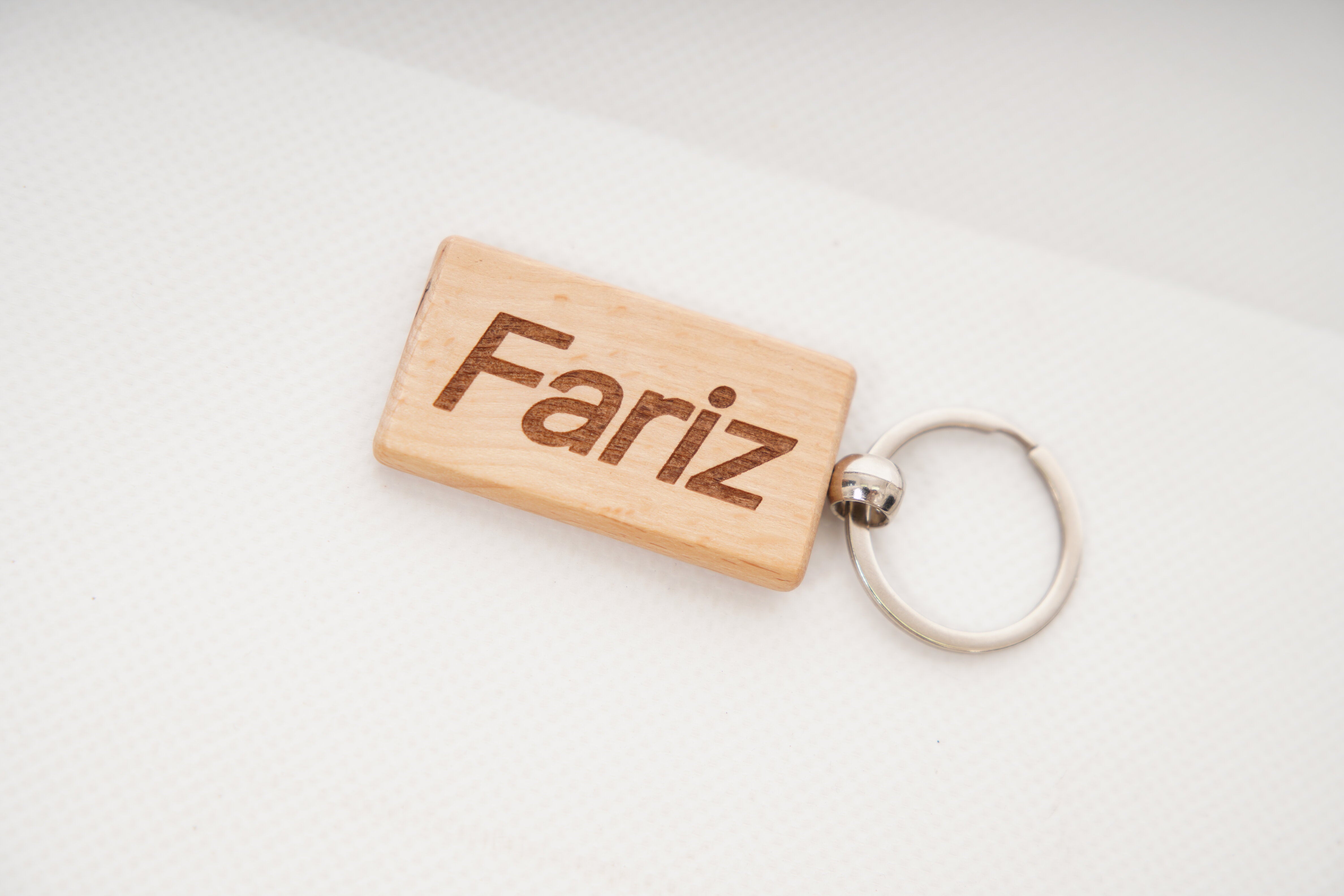 Personalized Wooden Keychain - Custom Engraved Name, Photo or Logo - Round & Rectangle Keyring for House Keys, Pet Memorial or Corporate Gift